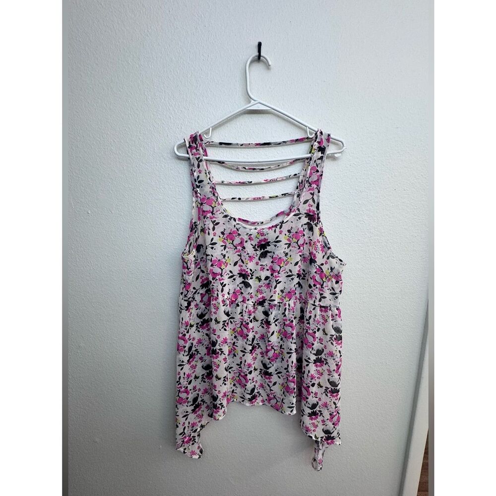 EUC Torrid Floral Chiffon Sleeveless Top - Pink & Black w/ Lattice Back - Size 0 - Picture 3 of 8